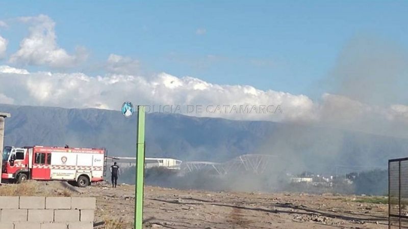 Sofocaron incendio de pastizales en el norte de la capital