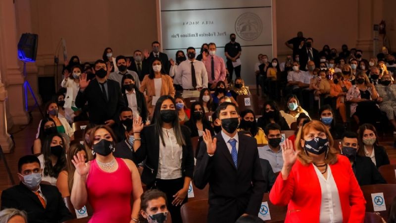 Entrega de títulos para 80 nuevos profesionales de Ciencias Exactas