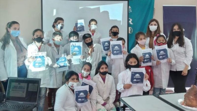 El Laboratorio Itinerante de Química sigue recorriendo el interior