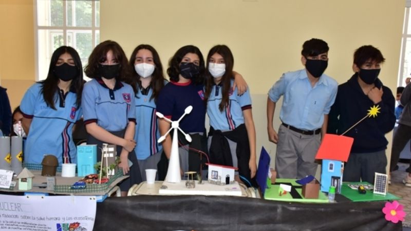 Feria de Emprendedores en la ENET N°1