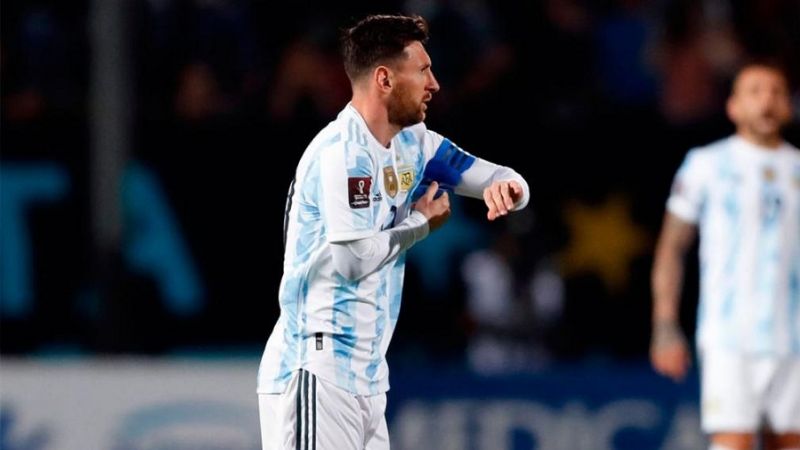 La noticia fue que Messi jugó apenas 15 minutos, ingresando desde el banco