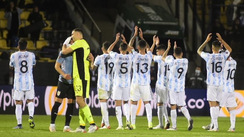 La noticia fue que Messi jugó apenas 15 minutos, ingresando desde el banco