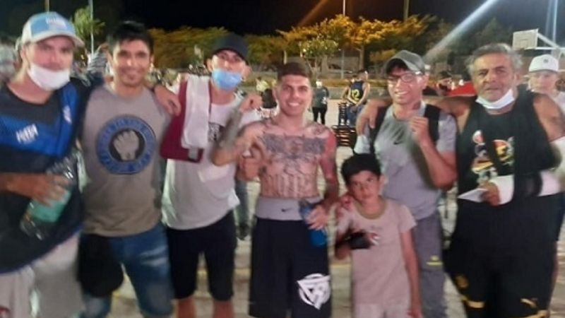 Ángela "La Furia" Regules con el título amateur COMUBOX