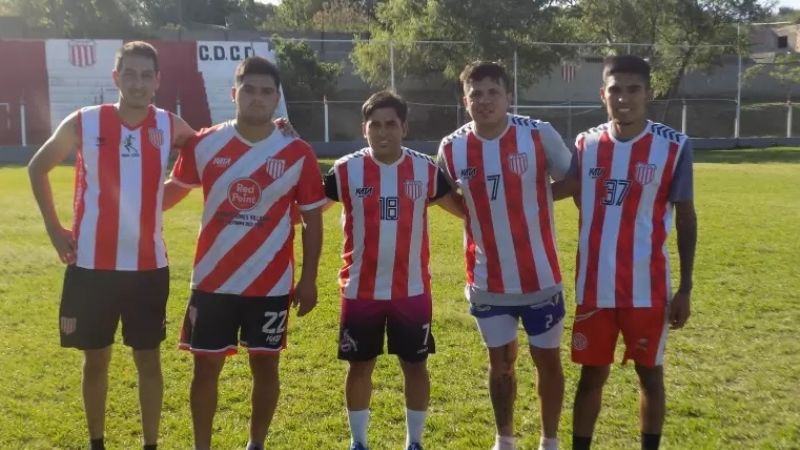 Coronel Daza presentó sus primeros refuerzos para el Regional Federal