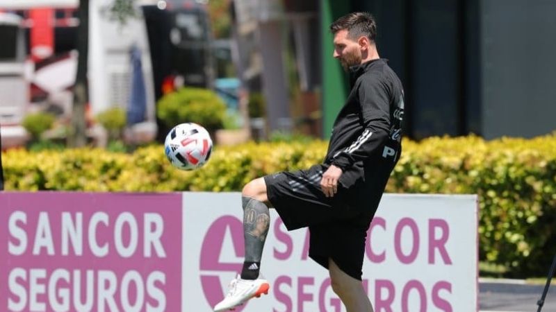 Argentina volvió al trabajo con el regreso de Messi en mente