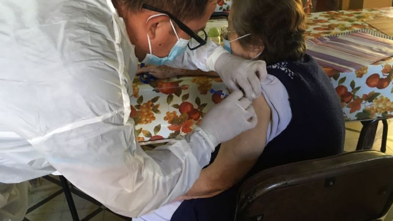 Inicia la aplicación de dosis de refuerzo en residencias de adultos mayores