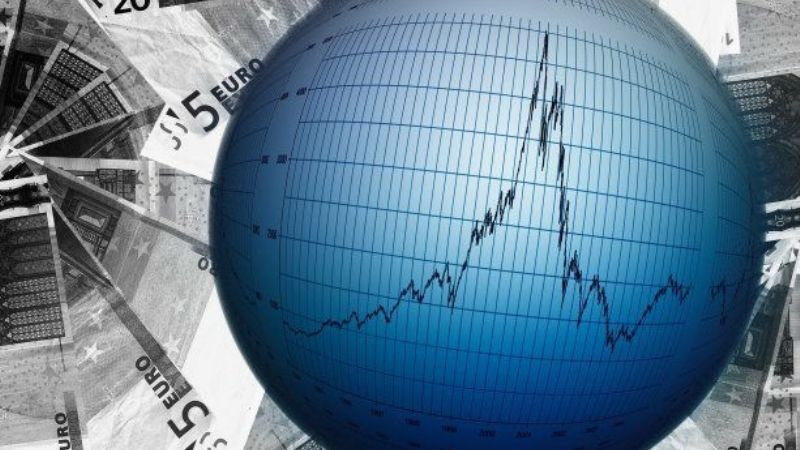 Riesgo País acelera baja y perfora los 1.700 puntos tras los comicios