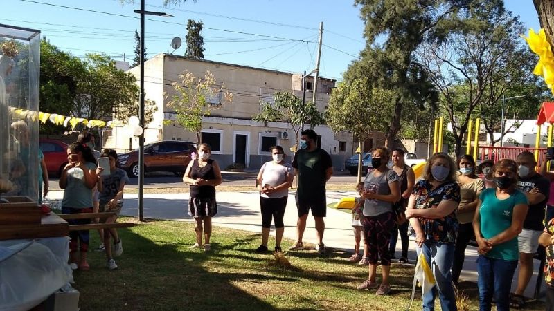 Los vecinos de Villa Reyes recibieron a la Virgen de Fátima