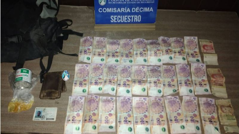 Atraparon a un joven con una billetera ajena