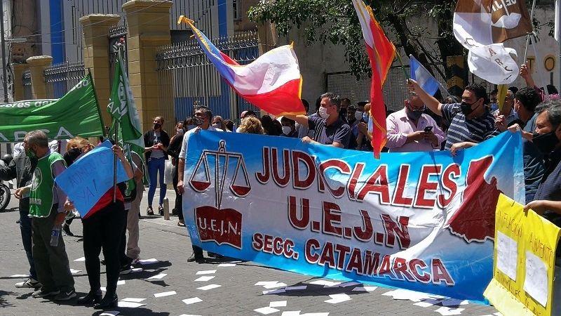 Judiciales se manifestaron frente a la Corte