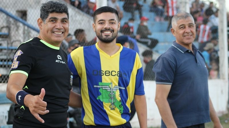 El árbitro Daniel Silcán tuvo la despedida de “un grande”