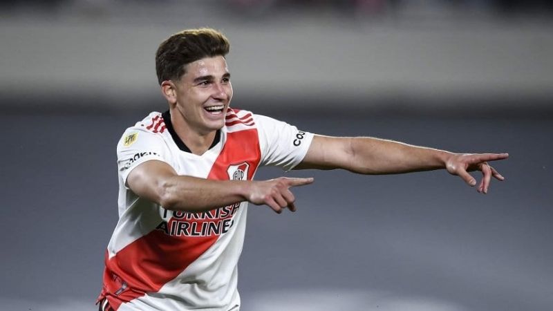 La cláusula de rescisión para Julián Álvarez es de 20 millones de euros