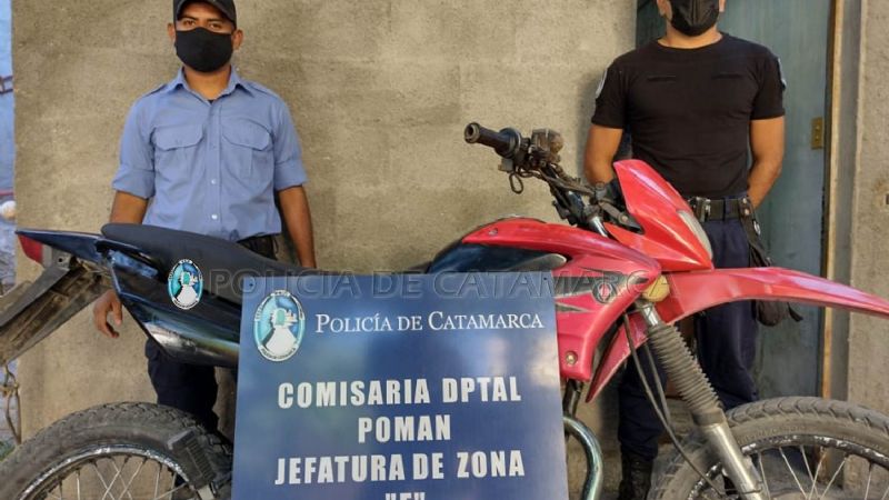Recuperan una moto robada en Pomán