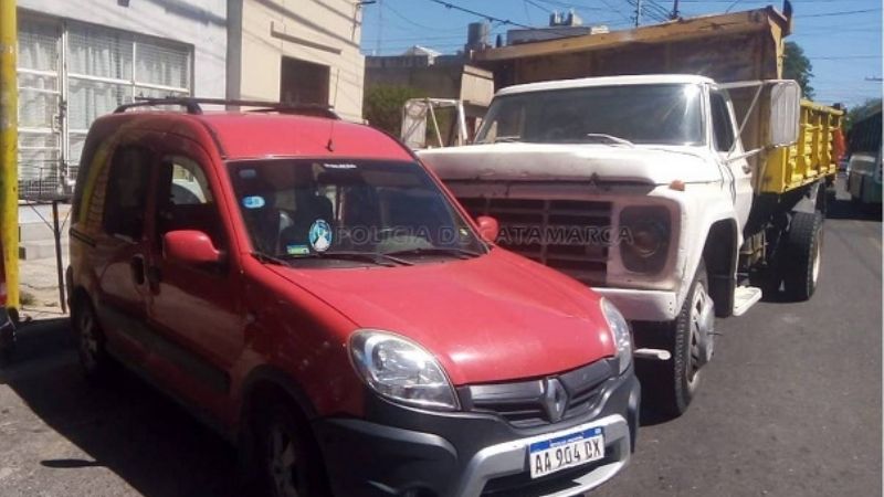 Chocaron un camión y un utilitario