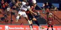 PATRONATO bajó a Lanús del tercer puesto ganándole 3-2, después de estar 0-2 abajo.