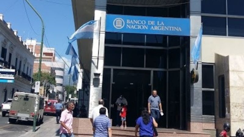 Analizan eliminar la obligatoriedad de sacar turnos para los bancos