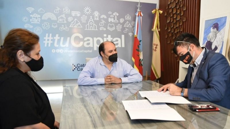Saadi firmó convenio con Sidca