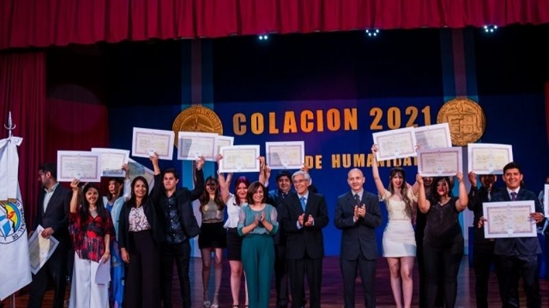 Colación de grado en la Facultad de Humanidades