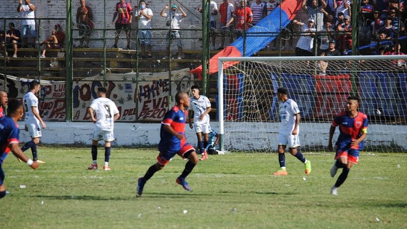 Goleó “Tesho” y ganaron San Lorenzo y Defensores