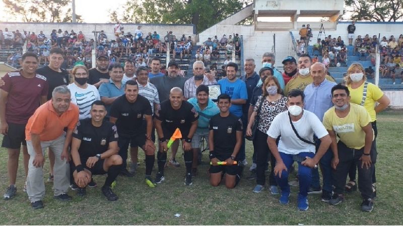 Las Chacras reconoció a dos de sus “próceres”