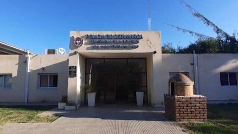 Aprehenden a dos jóvenes y demoran a un adolescente por robo