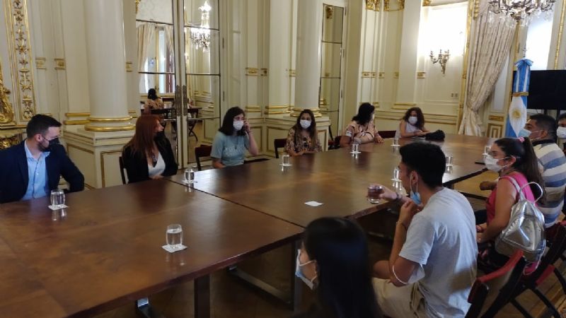 La Residencia Universitaria presentó el proyecto “Escritos en libertad”