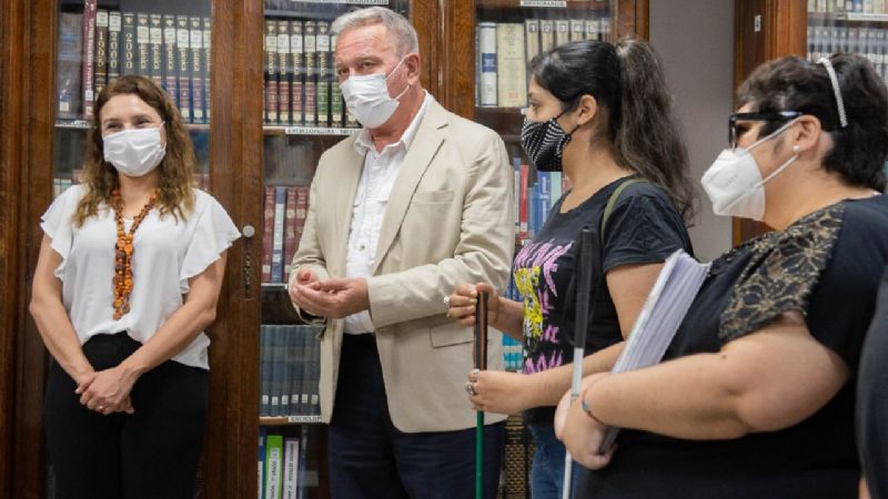 Integrantes del servicio “Luis Braille” visitaron el Senado