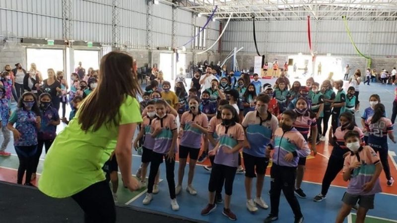 Juntos Hacemos Educación Física se presentó en Fray Mamerto Esquiú