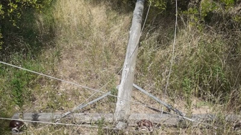 Se cayeron ocho postes de luz en Capayán
