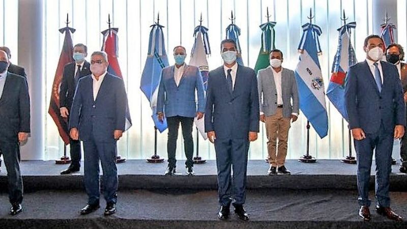 Gobernadores del norte analizan un encuentro antes de fin de año