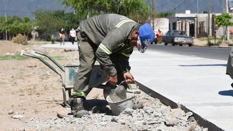 “El compromiso asumido con los vecinos del barrio Ojo de Agua, ya es una realidad”