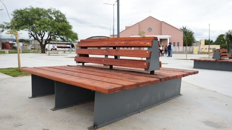 “El compromiso asumido con los vecinos del barrio Ojo de Agua, ya es una realidad”