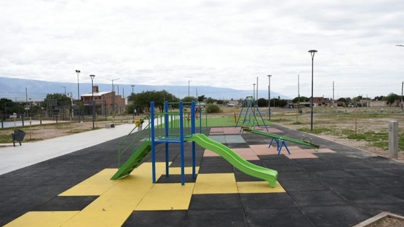 “El compromiso asumido con los vecinos del barrio Ojo de Agua, ya es una realidad”