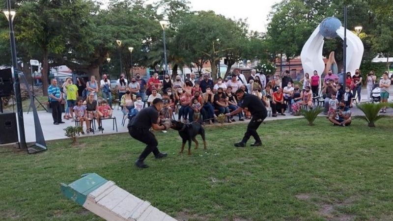 Exhibición de la sección Canes del Servicio Penitenciario