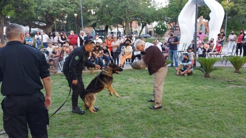 Exhibición de la sección Canes del Servicio Penitenciario