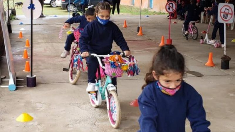 Los JIN de El Rodeo y Las Juntas jugaron a conocer las normas de tránsito