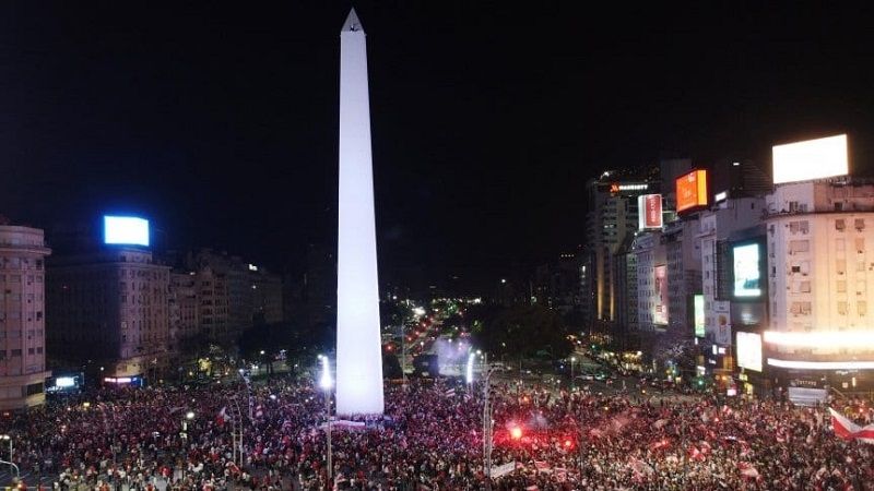 El River campeón cumplió con el rito del Obelisco