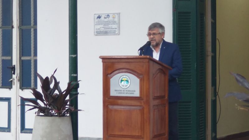 Descubrimiento de placa por los 150 años de la ingeniería