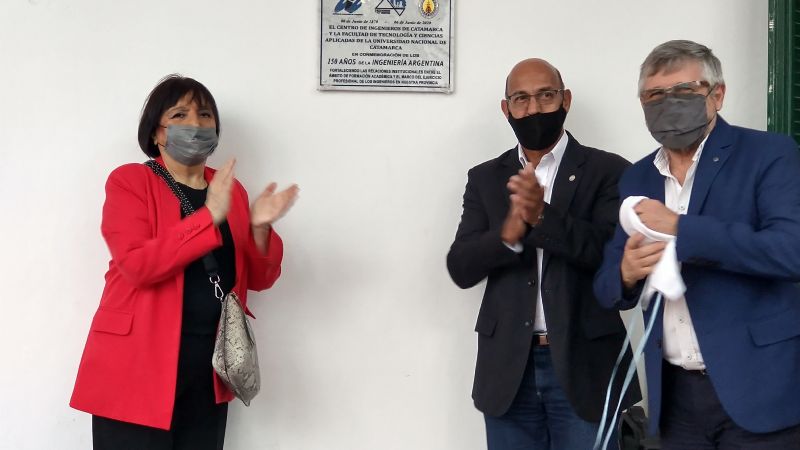 Descubrimiento de placa por los 150 años de la ingeniería