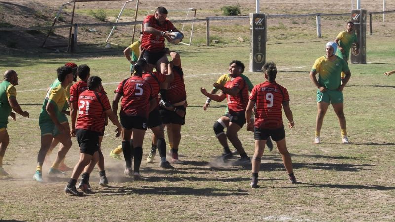Hurones visita al Social en La Rioja, por el título
