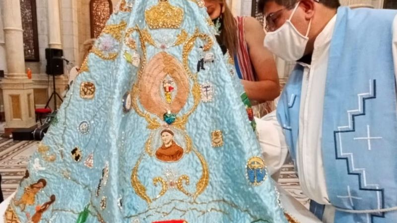 El cambio del manto de la Virgen se podrá seguir por las redes sociales