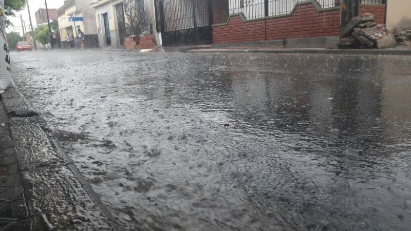 Alerta por tormentas en Capital y varios departamentos