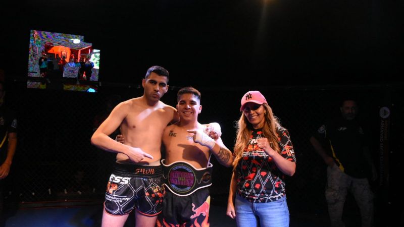 La velada de MMA y kick boxing tuvo vibrantes peleas en El Rodeo