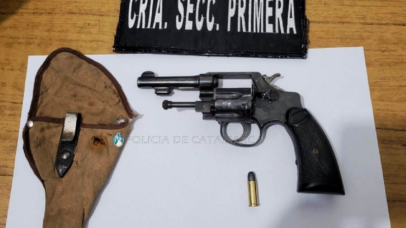 Amenazó a un hombre con una pistola en la Terminal