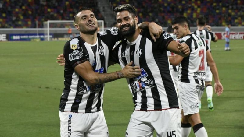 Triunfazo de Racing que se metió en zona de “copas”