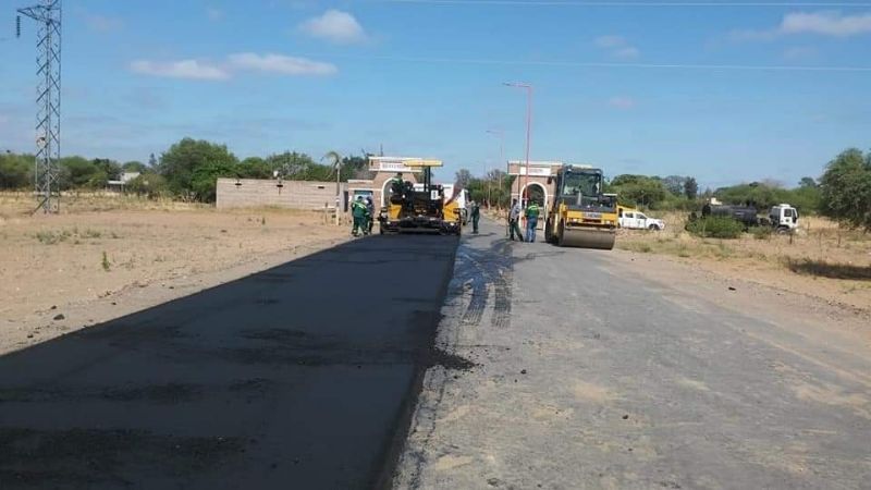 Pavimentación en el ingreso a Quirós