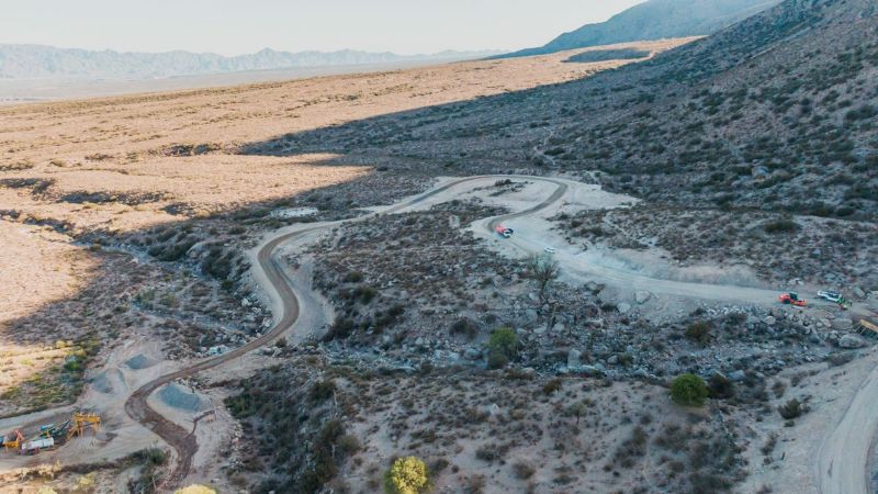 Continúa a buen ritmo la obra del camino para El Tolar