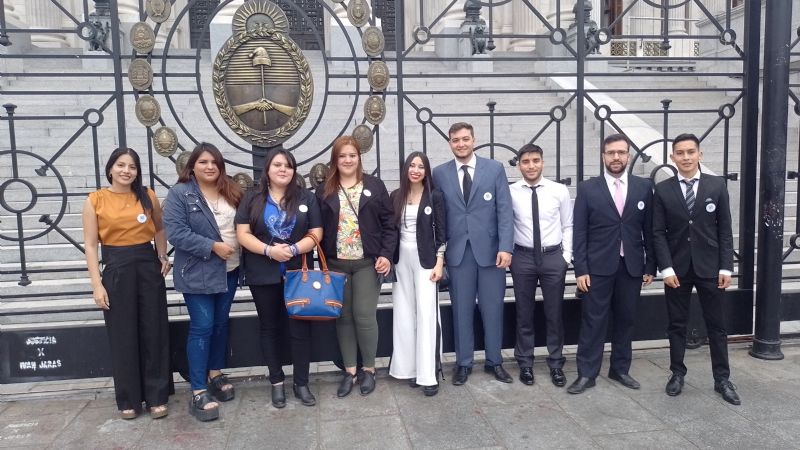 Estudiantes de la UNCA asumen roles parlamentarios