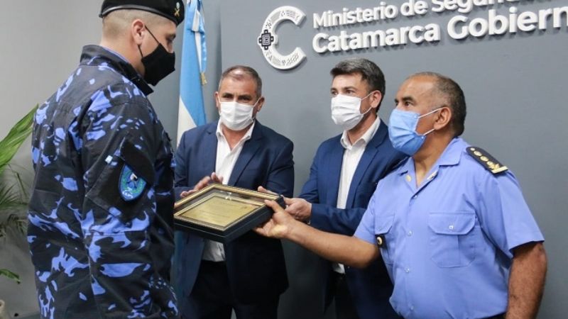 Reconocen y felicitan a un Suboficial que salvó la vida a un bebé