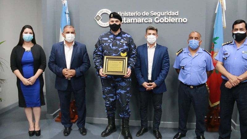 Reconocen y felicitan a un Suboficial que salvó la vida a un bebé
